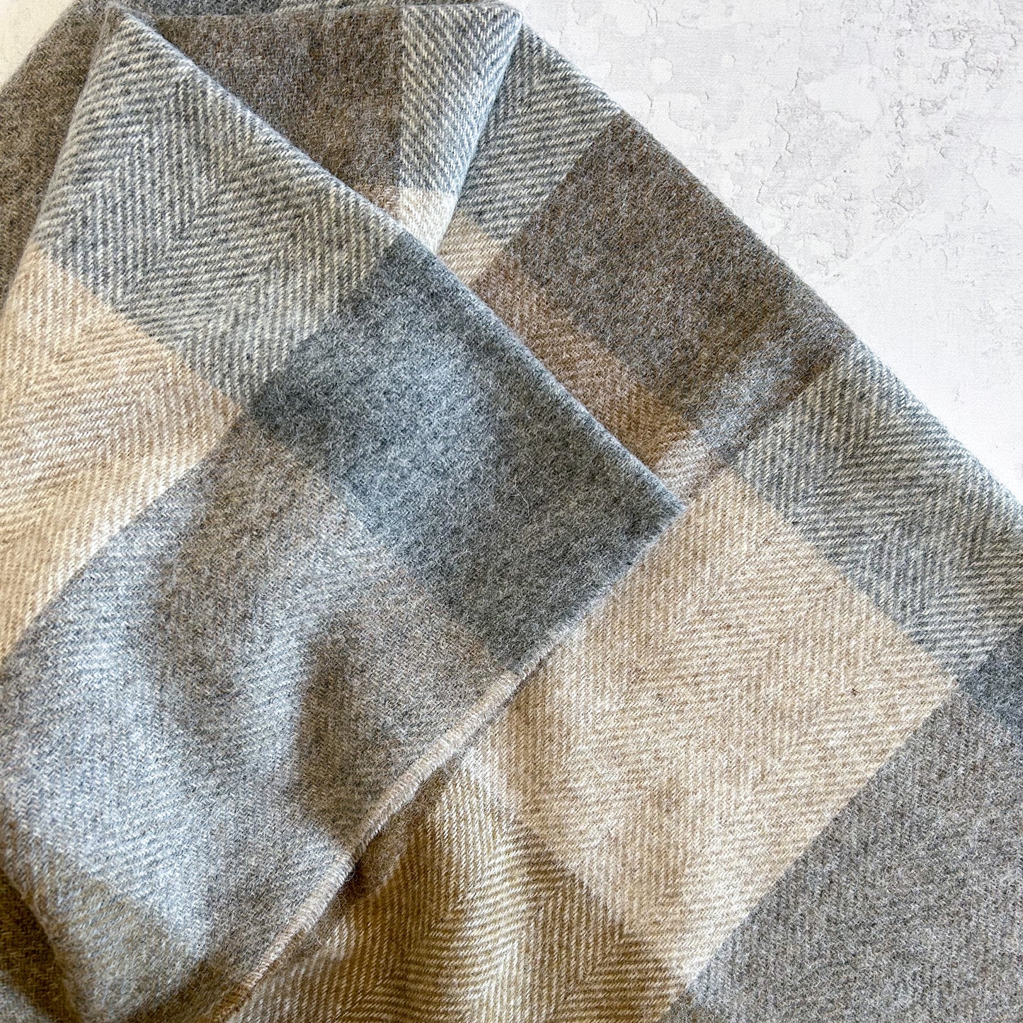 100% Pure English Wool Classic Check Throw